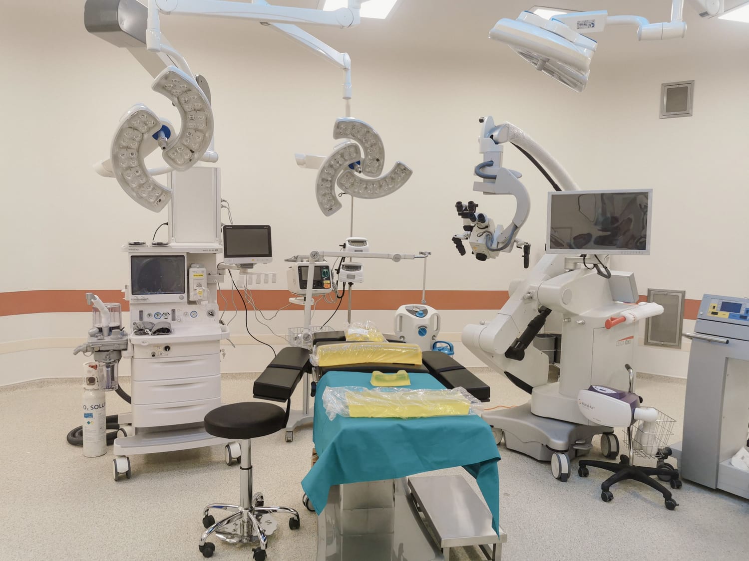 Every imaging brand. Trained, compliant removal.